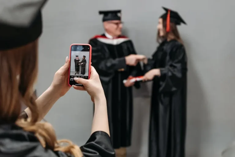 Best Graduation Invitations Wording for Hosts