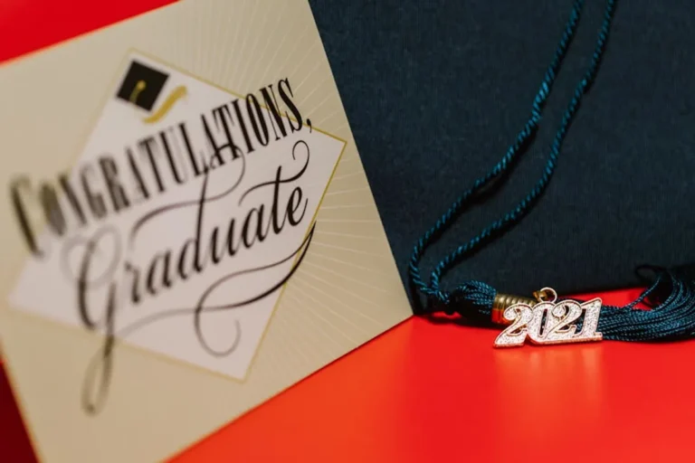 Graduation Invitations: Design Ideas and Examples