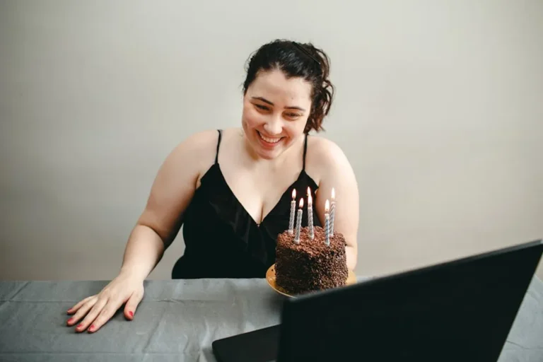 How to Create Birthday Invitations Online