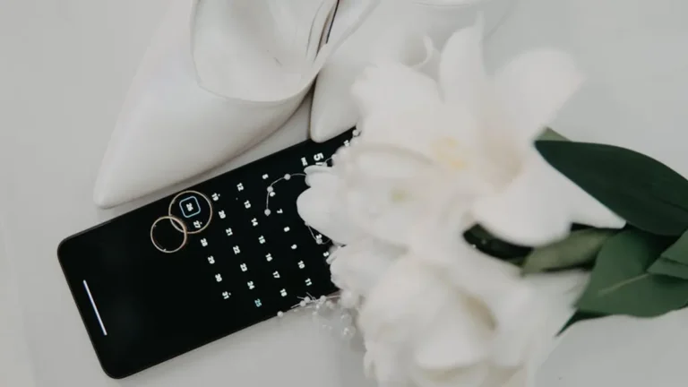 How to Create Wedding Invitations Online