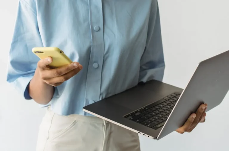 How to Use Social Media Before and After an Event